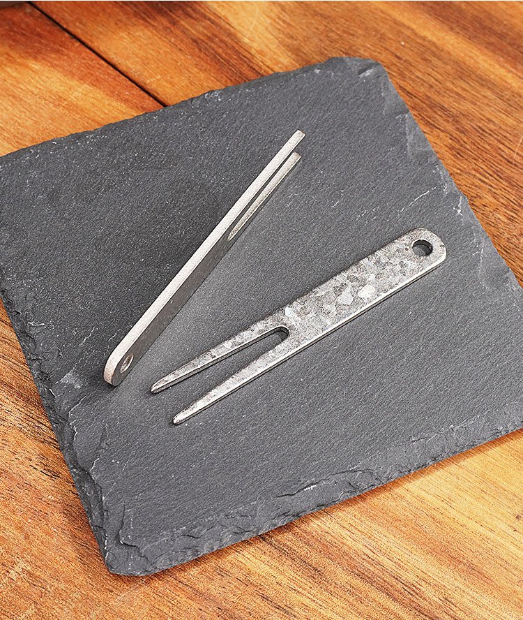 Anodized ice crystal surface texture on titanium cutlery tools