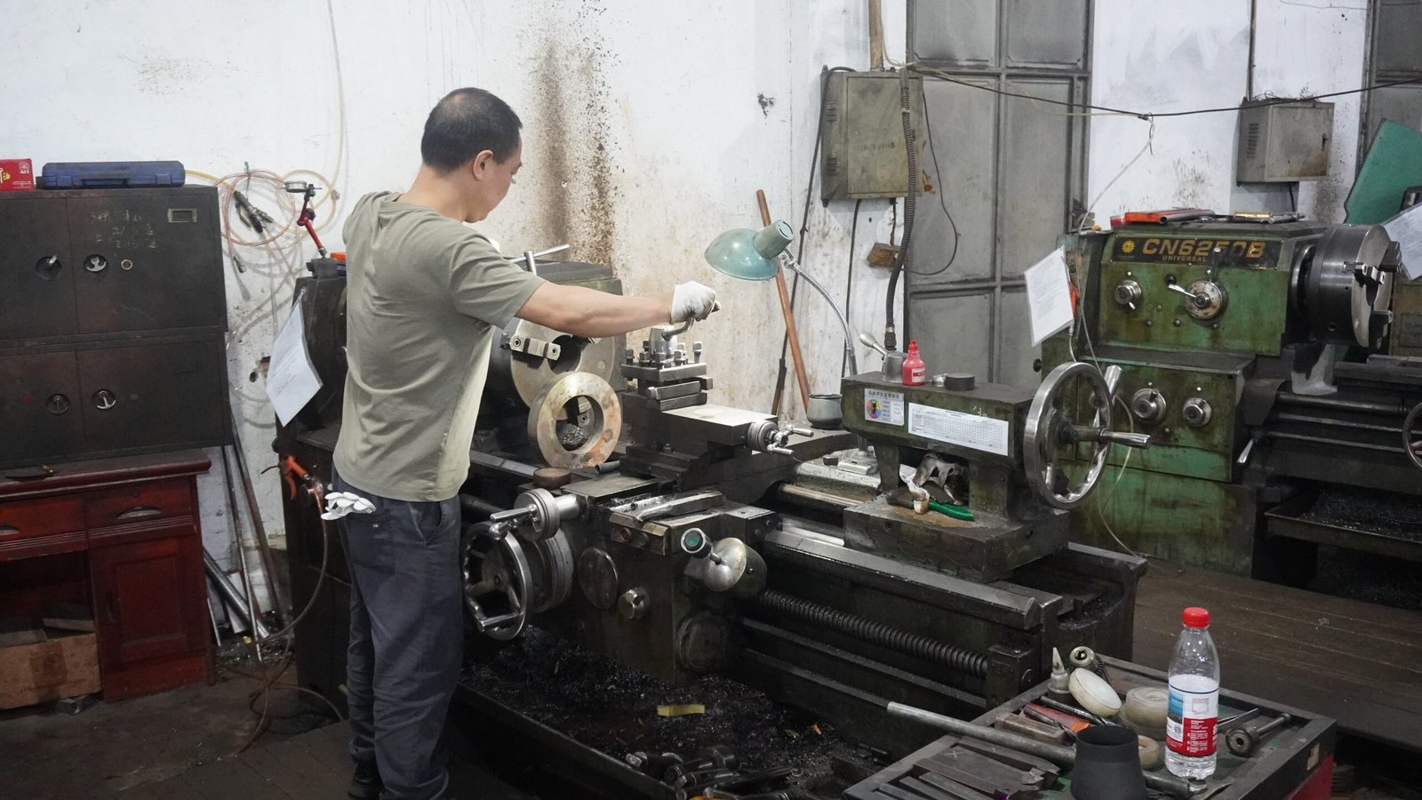 Mutian Pure Titanium Plates and Trays Inspection